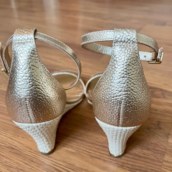 Lilly Pulitzer Gold and Cream Wedges - Picture 5 of 7